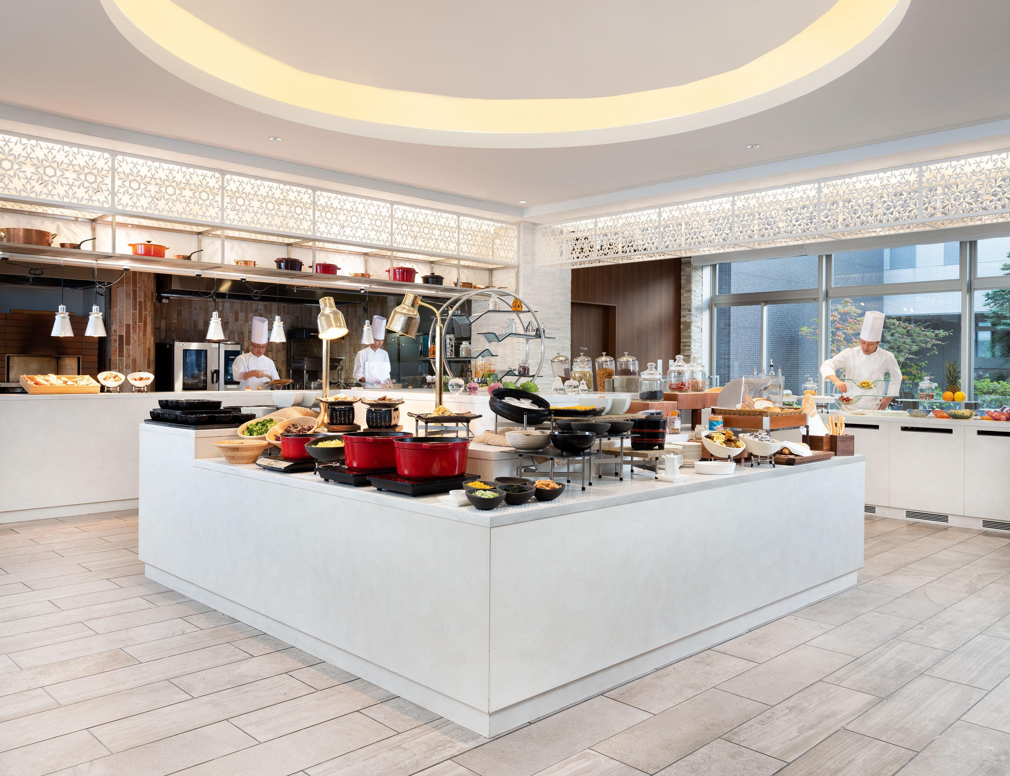 Hotel Ana Crowne Plaza Chitose By Ihg Exterior foto The buffet at the hotel